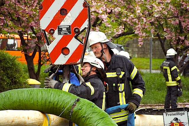 Maibaumaufstellung Freiwillige Feuerwehr Stuttgart Heumaden 1.5.2015