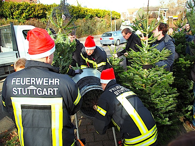 Freiwillige Feuerwehr Stuttgart Riedenberg Christbaumverkauf 5.12.2015