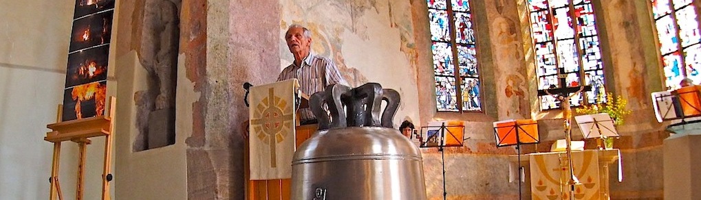 Alte Kirche Stuttgart Hedelfingen 24.6.2016 neue Glocke eingetroffen