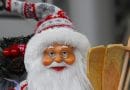 Nikolausfigur auf dem Weihnachtsmarkt