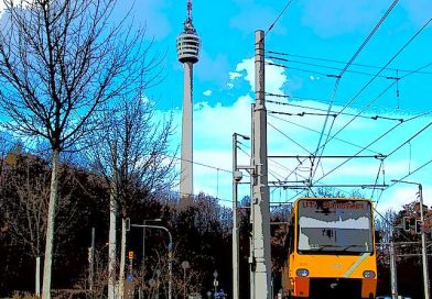 Stadtbahn an der Ruhbank mit Fernsehturm in Hintergrund