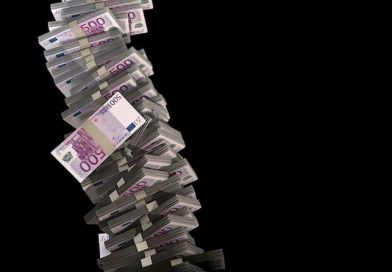 Stapelweise 500 Euro-Scheine