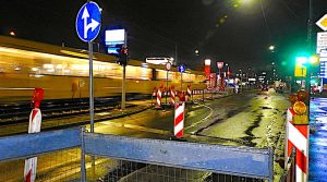 gesperrte Gleisüberfahrt Ulmer Straße beim Langwiesenweg