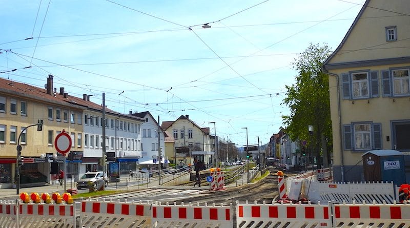 Baustellengitter am Wangener Marktplatz vor der Hedelfinger Straße in Richtung Hedelfingen