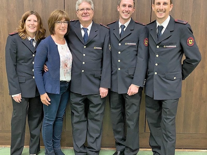 Familienbild anlässlich der Verabschiedung von Hans Eisele als Hedelfinger Feuerwehrkommandant im Mai 2022