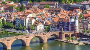 Blick auf Alte Brücke und Altstadt Heidelberg