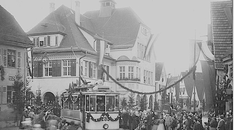 Feier von Rathaus und Straßenbahn in Hedelfingen 1910