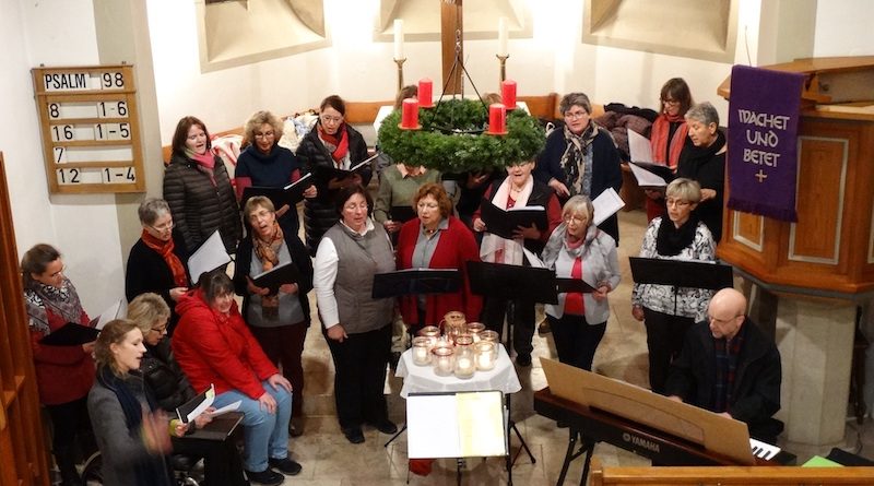 Fun Singers singen in der Alten evangelischen Kirche Heumaden