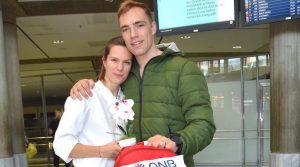 Alina Rotaru-Kottmann und Max Kottmann 2019 am Flughafen