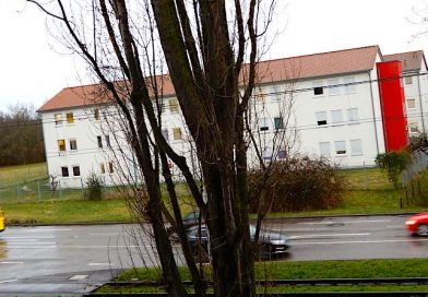 Blick von der Kirchheimer Straße auf das Asyldorf Heumaden