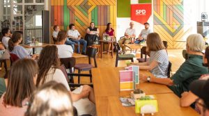 Diskussion über Perspektiven für die Wilhelmsschule im Treff 347