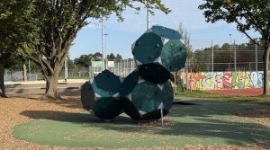 Spielgerät bei der Realschule Ostfildern-Nellingen