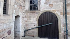 Alte Kirche Hedelfingen beschädigtes Fallrohr Oktober 2025