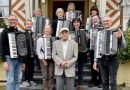 Musiker des HHC Flottweg mit Walter Steimle im Allgäu