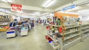 Blick in den Verkaufsraum des Sozialkaufhauses Wangen