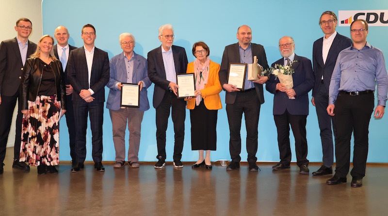 Gruppenfoto mit Rednern und Geehrten bei der Sillenbucher CDU-Jahresbegegnung am 11.11.2025