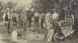 Rohracker Bürger und Mitglieder des SKV Ruhracker beim Turnhallenbau 1911