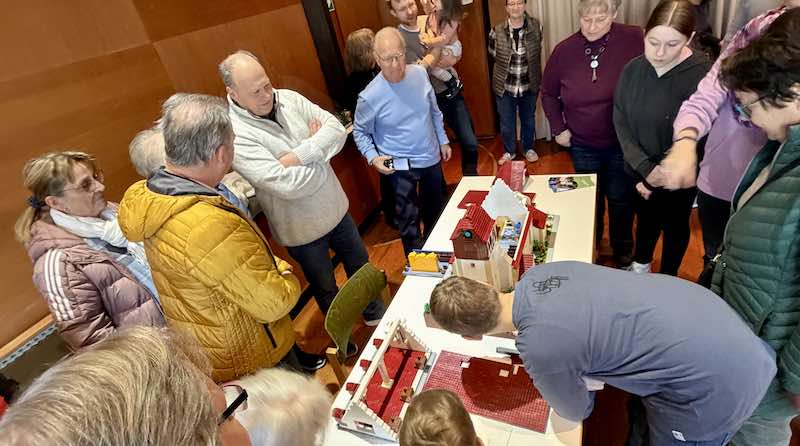 Das LEGO®-Modell der Bernhardskirche war immer umlagert