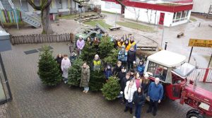 Mitmacher der Tannenbaumsammlung 2026 beim Ev. Gemeindehaus Wangen