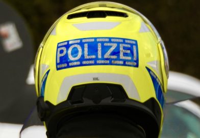 Helm eines Polizeimotorradfahrers