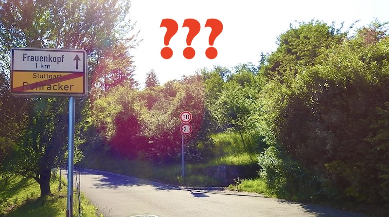 Blick von Rohracker auf den Speidelweg mit montierten roten Fragezeichen