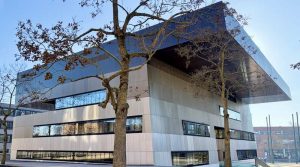 Blick auf das Stadthaus im Scharnhauser Park