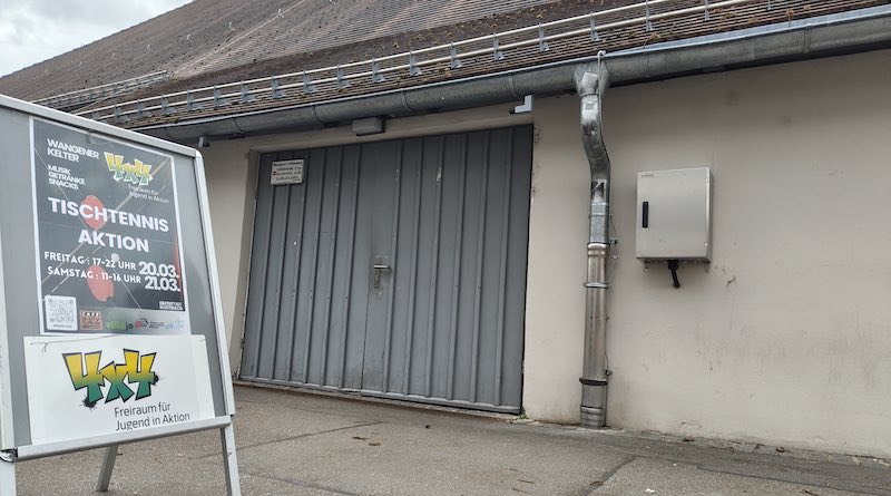 Plakat-Aufsteller vor der Wangener Kelter