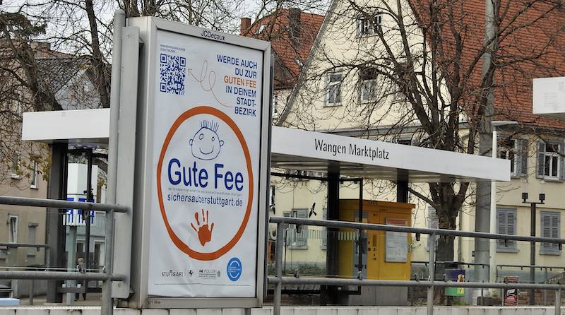 Blick auf die Haltestelle Wangen Marktplatz vor dem Bezirksrathaus
