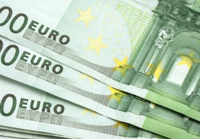 Einige 100 Euro Scheine aufgefächert
