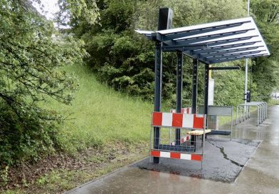 Fast fertiges Wartehäuschen an der Haltestelle Lederberg 20.5.2026