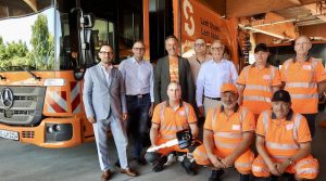 Gruppenfoto nach Schlüsselübergabe bei AWS in Wangen