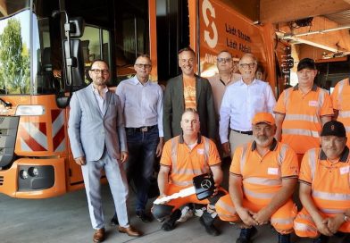 Gruppenfoto nach Schlüsselübergabe bei AWS in Wangen