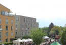 Blick auf Zelte und Festareal beim Quartiersfest an der Bernsteinstraße in Heumaden