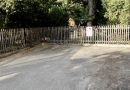 Leerer Altglascontainerstandort neben dem Friedhof Hedelfingen