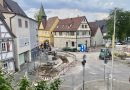 Blick aus dem Bezirksrathaus auf die Baustelle an der Kreuzung Amstetter/Friedrichshafener/Heumadener Straße