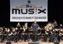 Orchester des Jugendmusikzugs auf der Bühne beim Wettbewerb musix