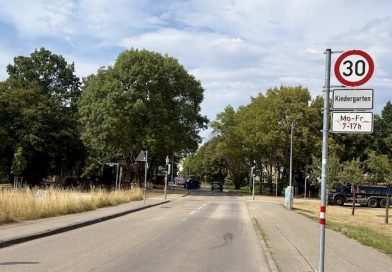 Blick von der Florentiner Straße zum Fußgängerüberweg am Ilse-Beate-Jäkel-Weg