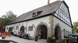 Blick von der Heumadener Straße auf die Kelter in Hedelfingen