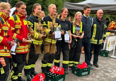 Siegerinnen beim Turmlauf der Feuerwehren