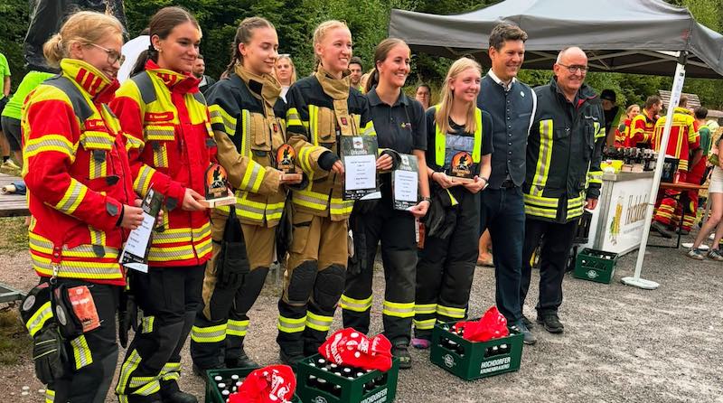 Siegerinnen beim Turmlauf der Feuerwehren