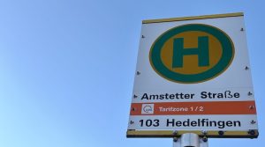 Haltestellenschild der Buslinie 103 an der Amstetter Straße
