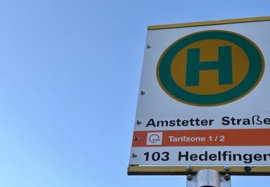 Haltestellenschild der Buslinie 103 an der Amstetter Straße