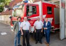 Jakob Bubenheimer, Jan Dalferth, Marcel Pfost und Frank Nopper vor einem Feuerwehrfahrzeug an der Kelter Wangen